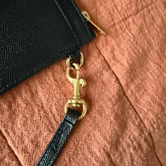 CASSANDRE MATELASSÉ LARGE POUCH IN GRAIN DE POUDRE LEATHER - Picture 4 of 6